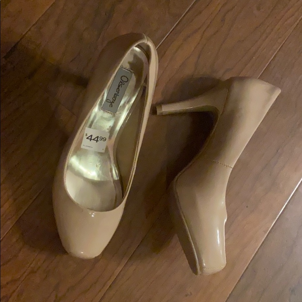 Women’s size 6 heels.